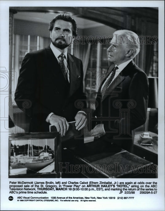 1988 Press Photo Peter McDermott & Charles Cabot in Arthur Hailey's Hotel- Historic Images