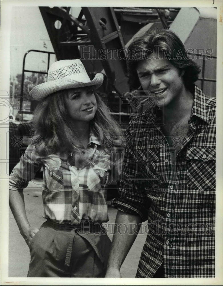 Press Photo Rebecca Reynolds & Greg Evigan in The Eyes of Texas - cvp55135- Historic Images
