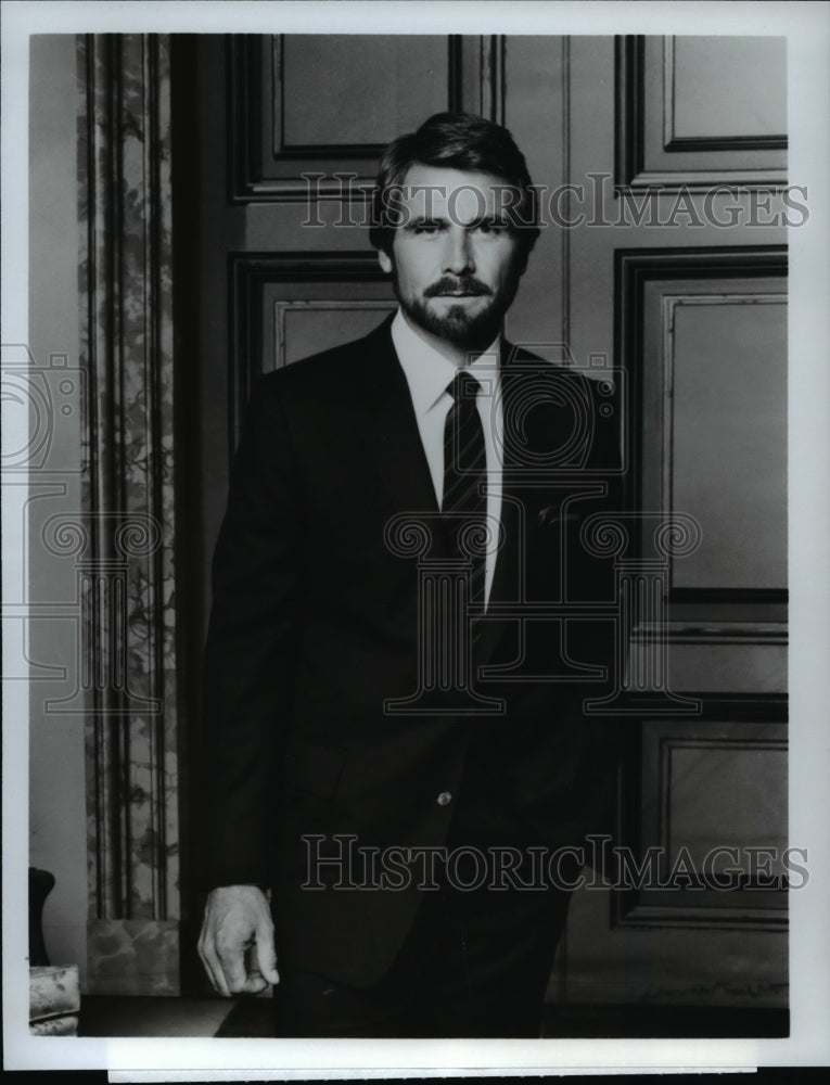 1983 Press Photo James Brolin Arthur Hailey&#39;s Hotel - cvp55330- Historic Images