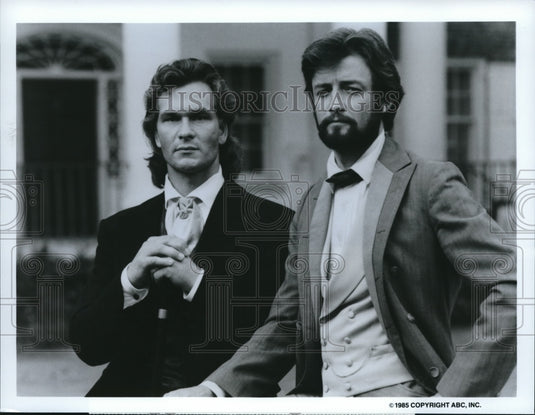 1986 Press Photo Patrick Swayze & James Read in North & South Book II- Historic Images