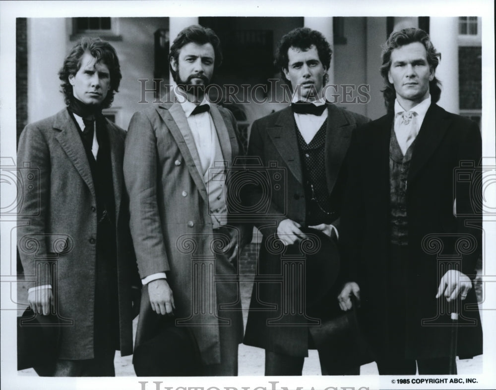 1986 Press Photo Lewis Smith &amp; Patrick Swayze in North &amp; South, Book II- Historic Images