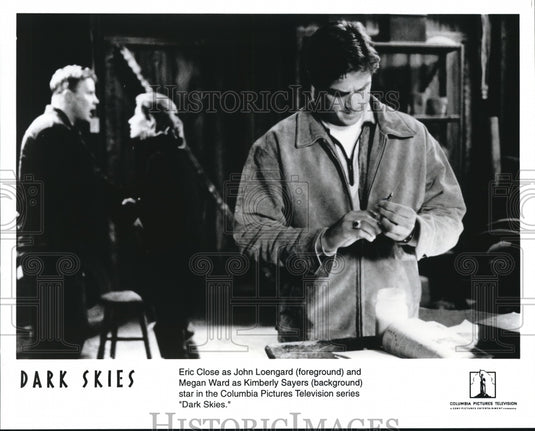 Press Photo Eric Close as John Loengard in Dark Skies - cvp57116- Historic Images