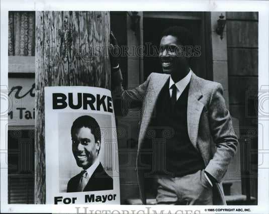 1985 Press Photo Kevin Hooks stars in He's the Mayor TV show - cvp57443- Historic Images