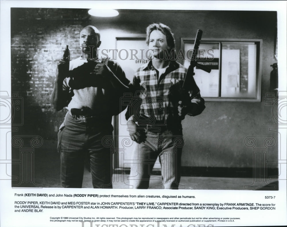 1988 Press Photo Keith David and Roddy Piper star in They Live - cvp57473- Historic Images