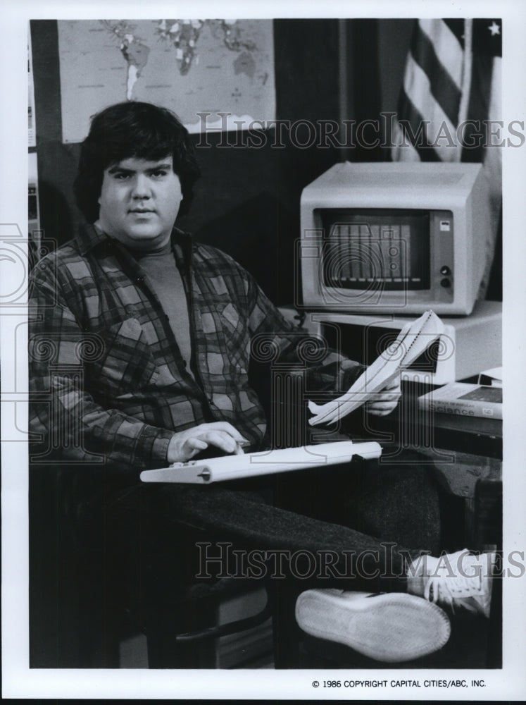 1986 Press Photo Daniel J. Schneider in Head Of The Class - cvp57767- Historic Images