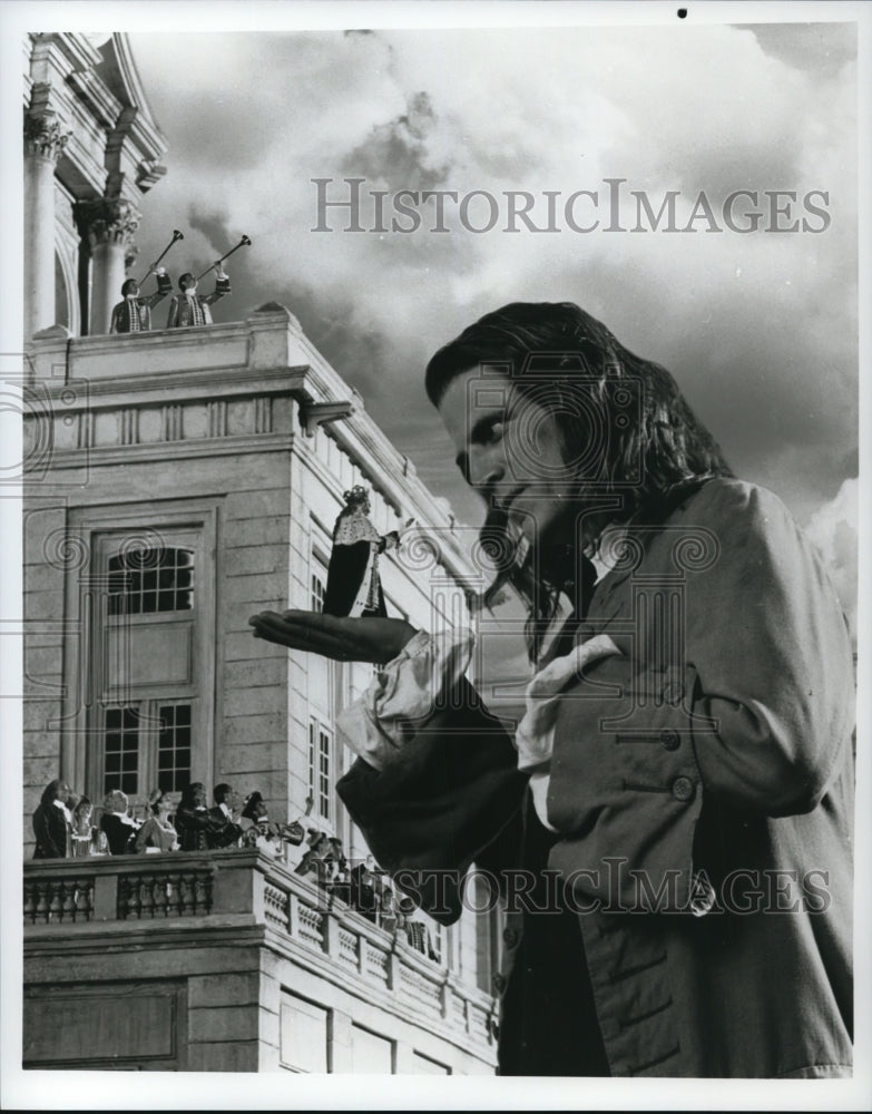 Press Photo Peter O&#39;Toole &amp; Ted Danson in Guilliver&#39;s Travels - cvp58052- Historic Images