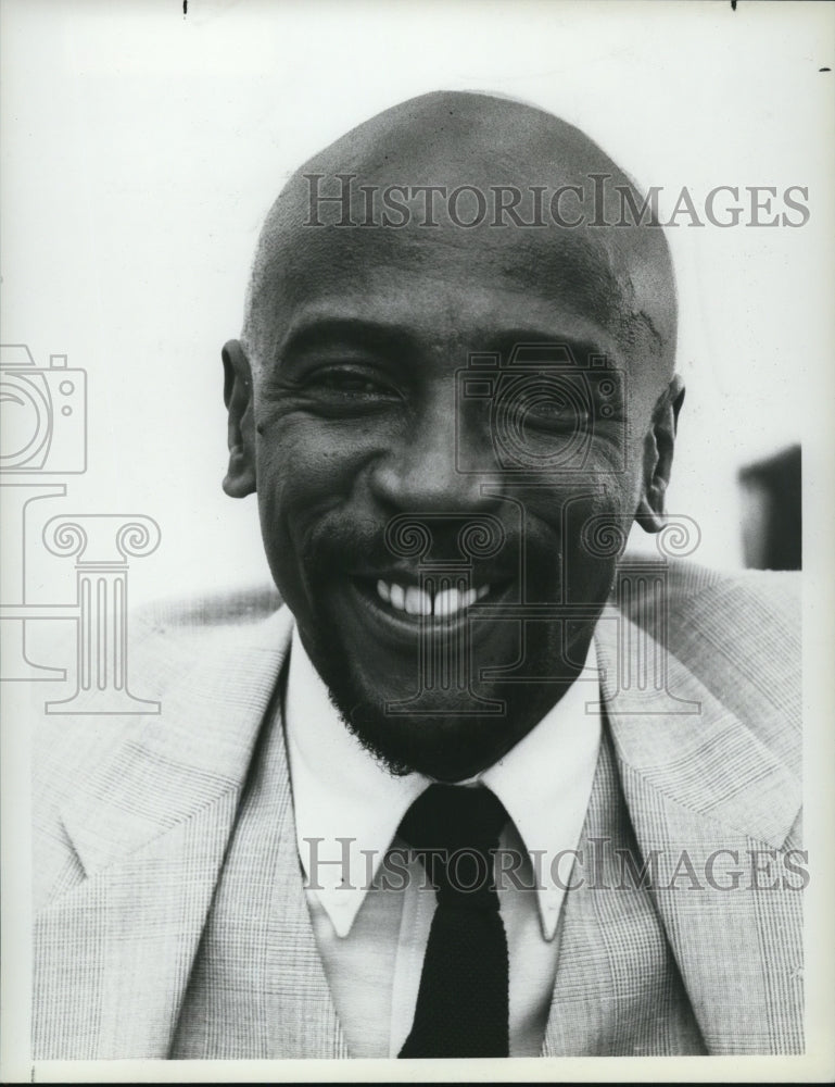 1982 Press Photo Louis Gossett Jr in The Powers of Matthew Star - cvp58112- Historic Images