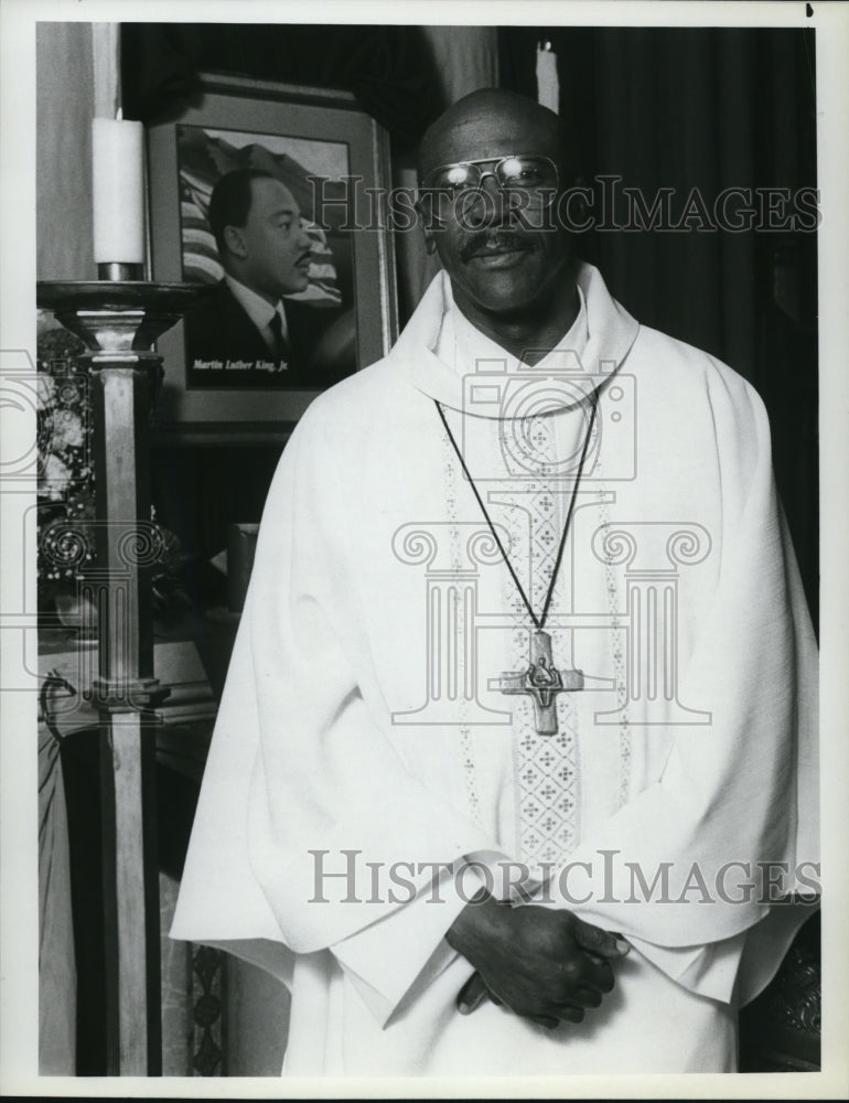 1987 Press Photo Louis Gossett Jr in The Father Clements Story - cvp58114- Historic Images