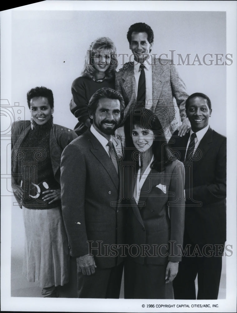 1986 Press Photo James Brolin and Connie Sellecca in Arthur Haily&#39;s &#39;Hotel&#39;
