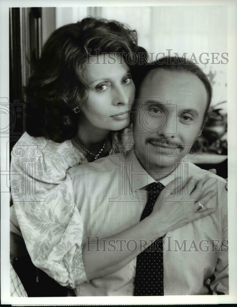 1987 Press Photo Sophia Loren and Hector Elizondo in Courage - cvp59898- Historic Images