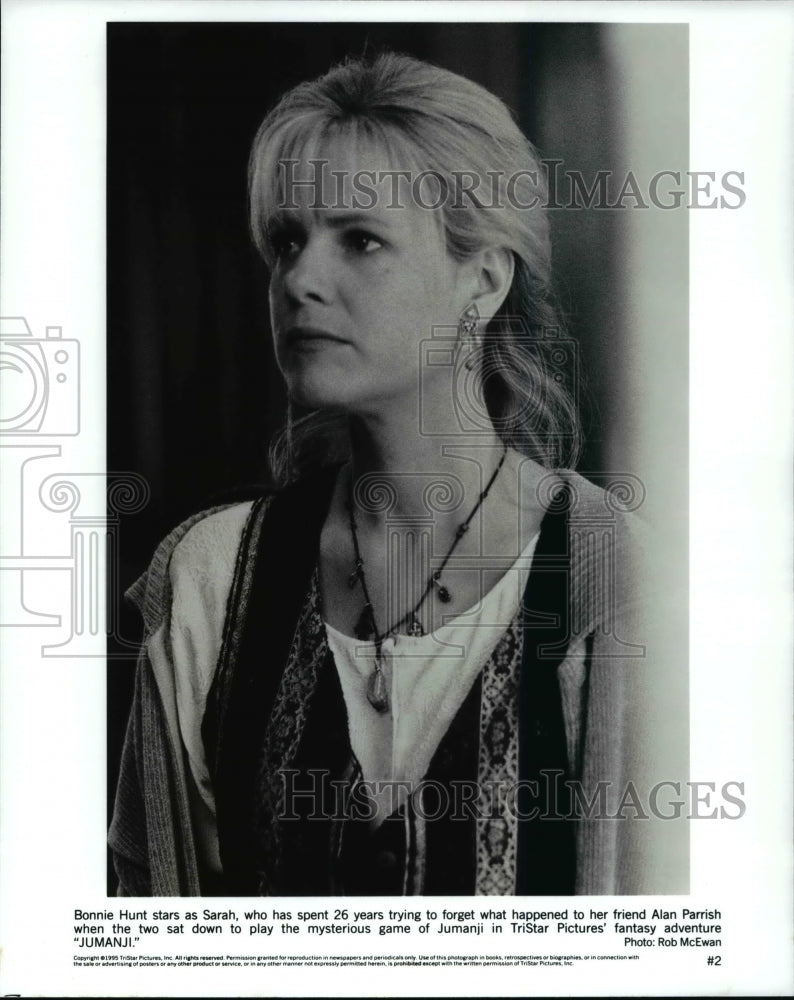 1995 Press Photo Bonnie Hunt stars as Sarah in Jumanji - cvp62365- Historic Images