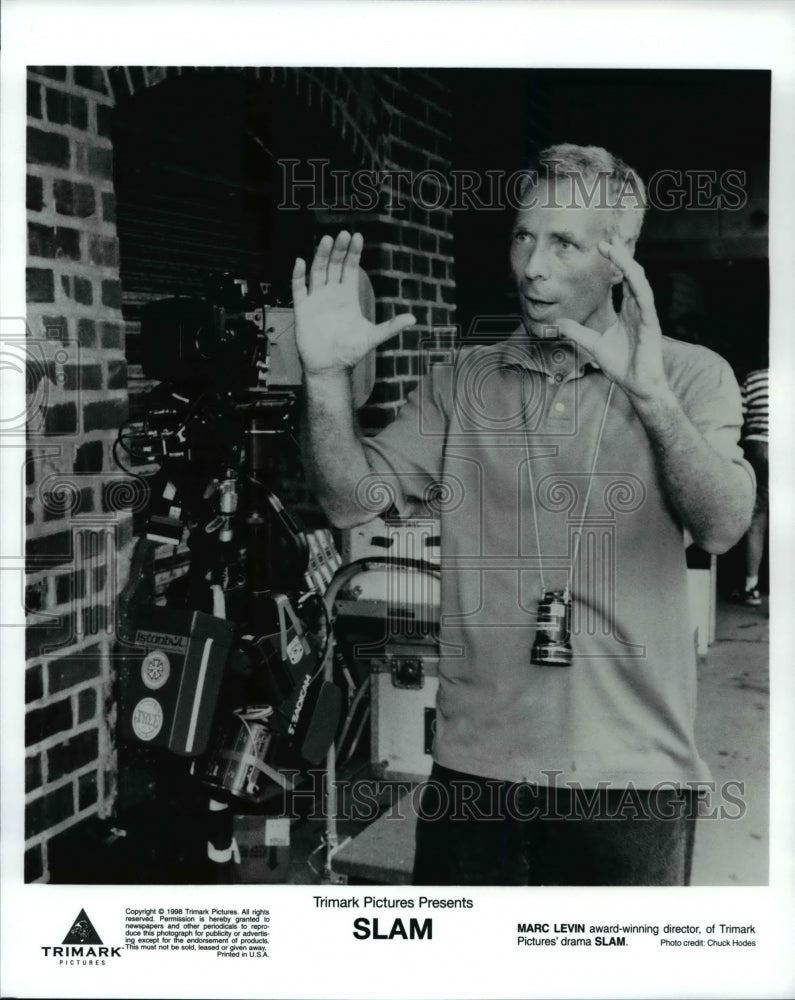 1998 Press Photo Marc Levin director on set of Slam - cvp62394- Historic Images