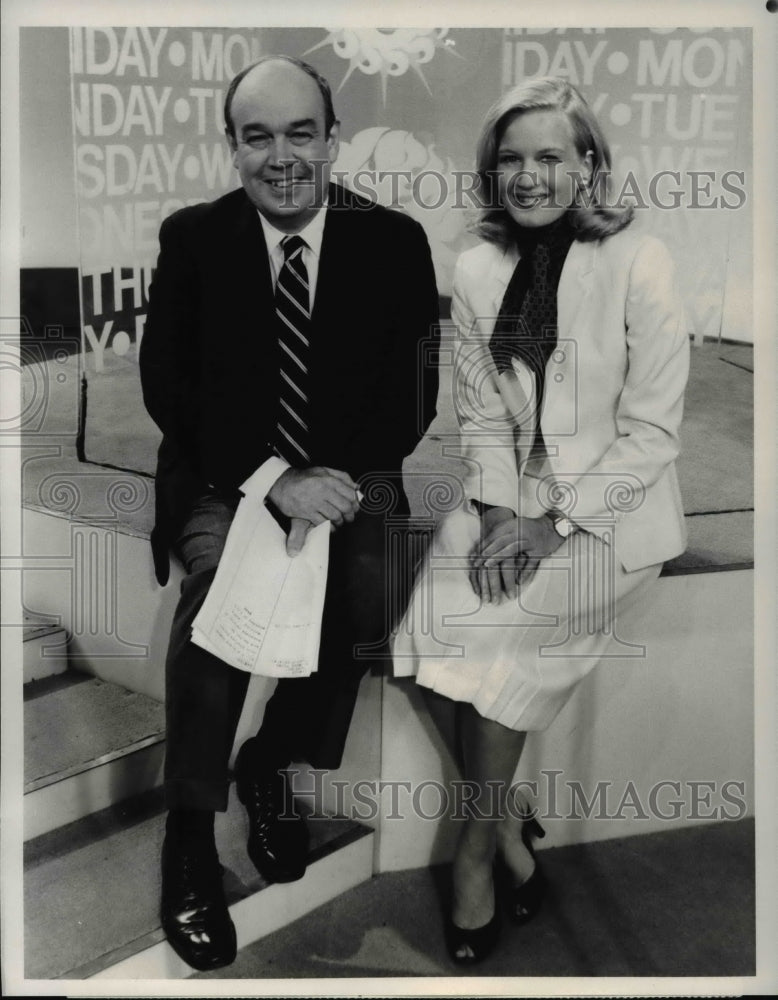1981 Press Photo Charles Kuralt Diane Sawyer CBS News - cvp62887- Historic Images