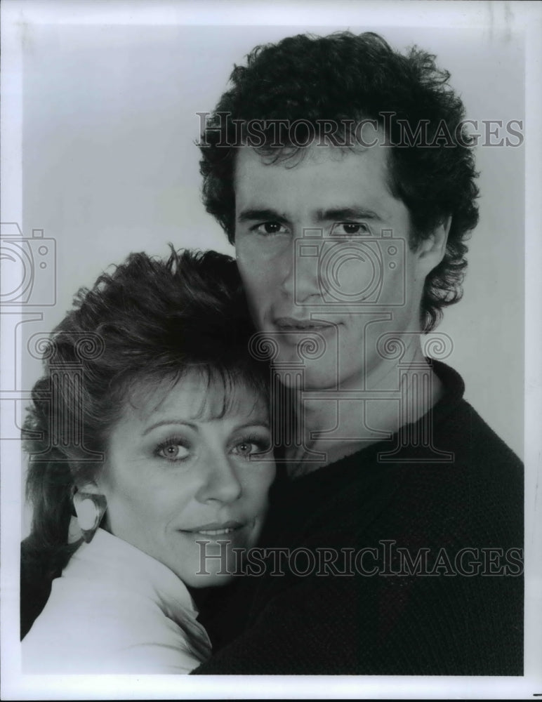 1987 Press Photo Patty Duke &amp; Lewis Smith in Karen&#39;s Song - cvp62942- Historic Images