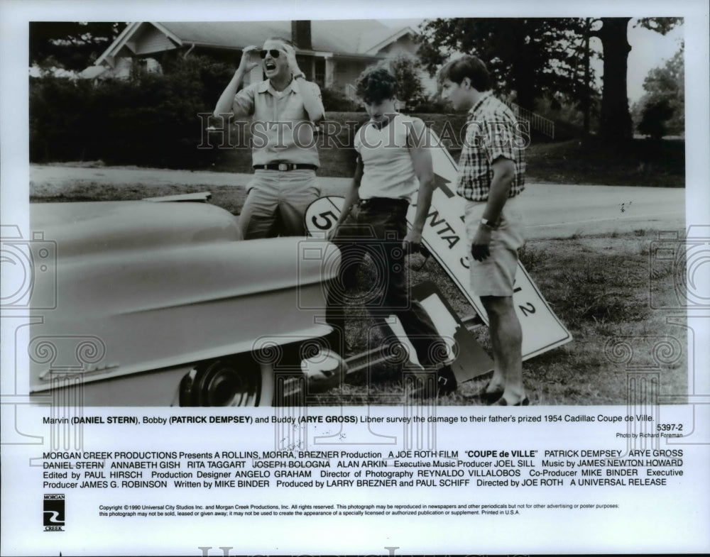 1990 Press Photo Daniel Stern, Patrick Dempsey in Coupe de Ville - cvp63892- Historic Images