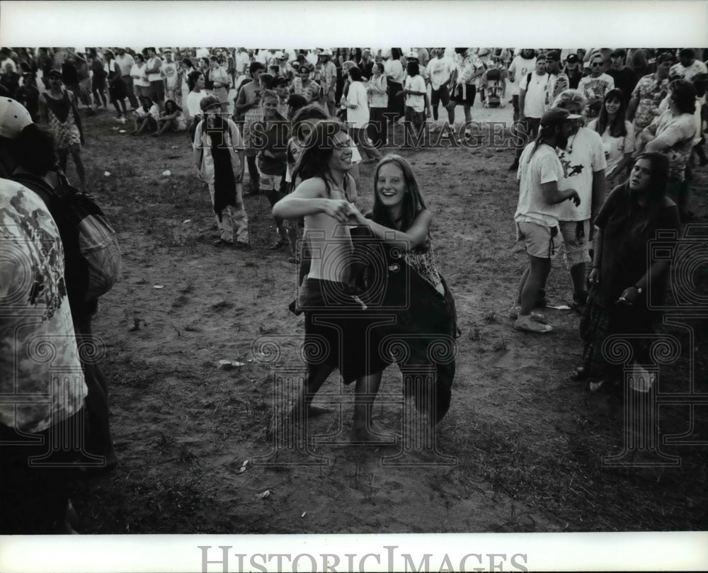 1995 Press Photo Tie-Died - cvp64532- Historic Images