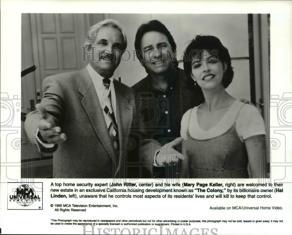 1995 Press Photo John Ritter & Mary Page Keller with Hal Linden in The Colony- Historic Images