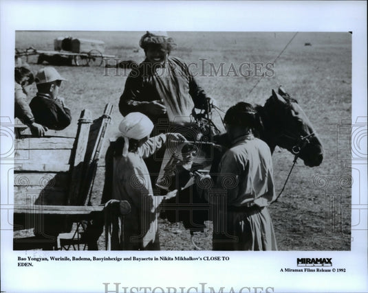 1992 Press Photo Baoyinhexige, Nikita Mikhalkov & Badema in Close To Eden- Historic Images