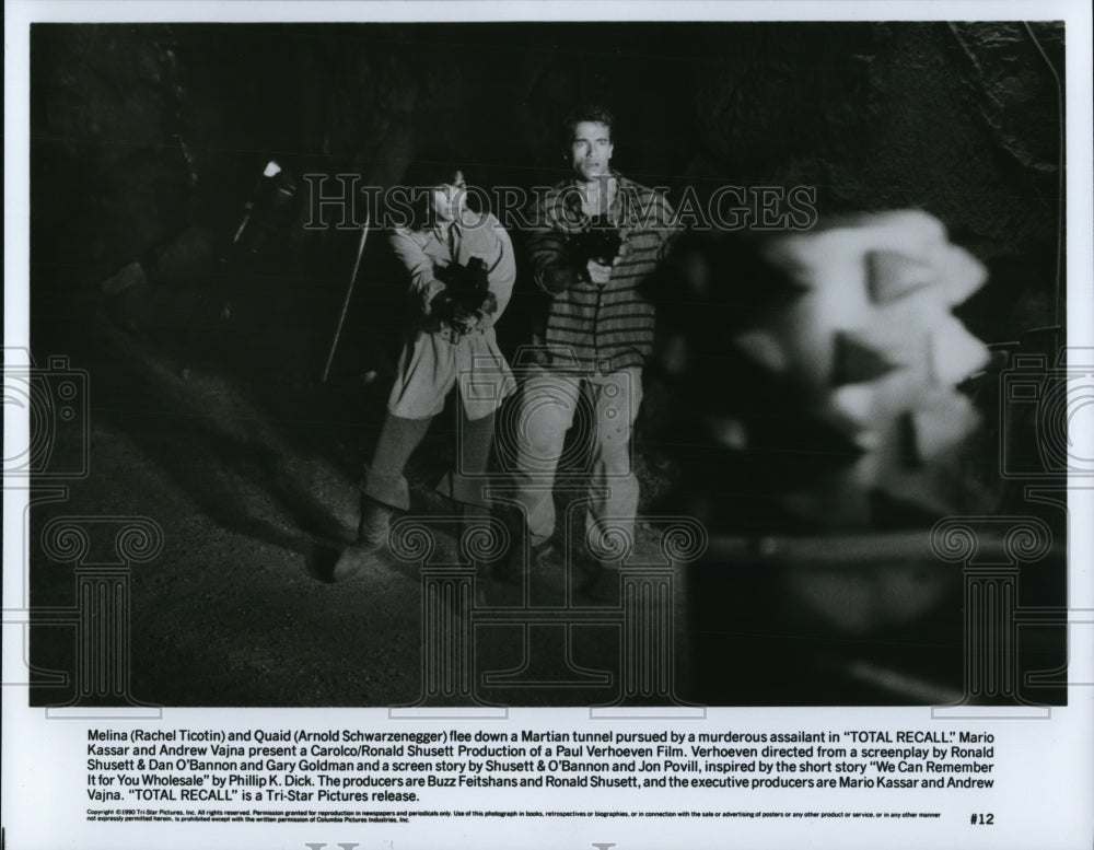 1990 Press Photo Rachel Ticotin and Arnold Schwarzenegger in Total Recall- Historic Images