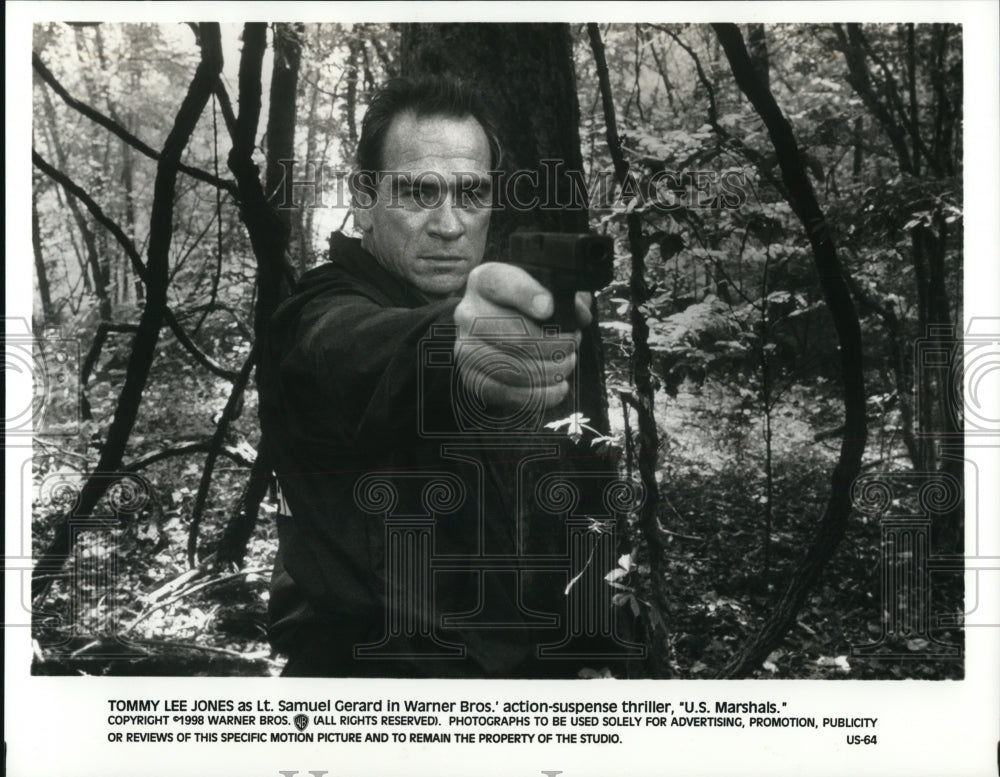 1998 Press Photo Tommy Lee Jones as Lt. Samuel Gerard in U.S. Marshals- Historic Images