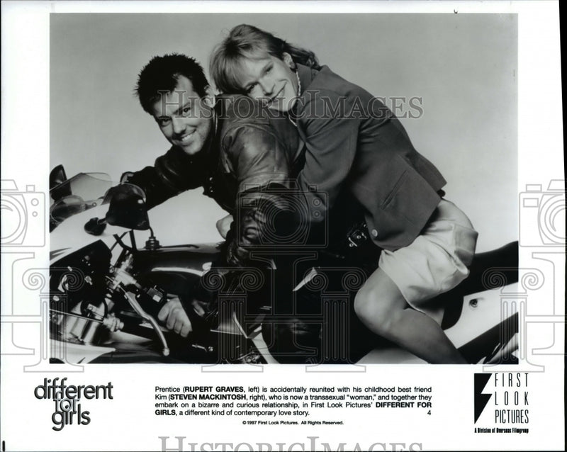 Load image into Gallery viewer, 1997 Press Photo Rupert Graves and Steven Mackintosh in Different for Girls
