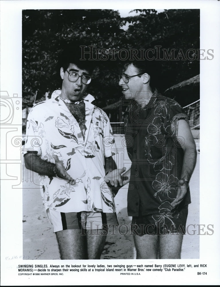 1986 Press Photo Eugene Levy and Rick Moranis star in Club Paradise - cvp68122- Historic Images
