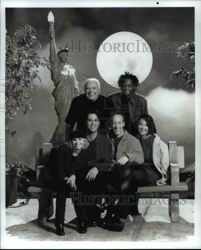 Press Photo Ernest Borgnine Shawn Michael Howard Olivia d'Abo on The Single Guy- Historic Images