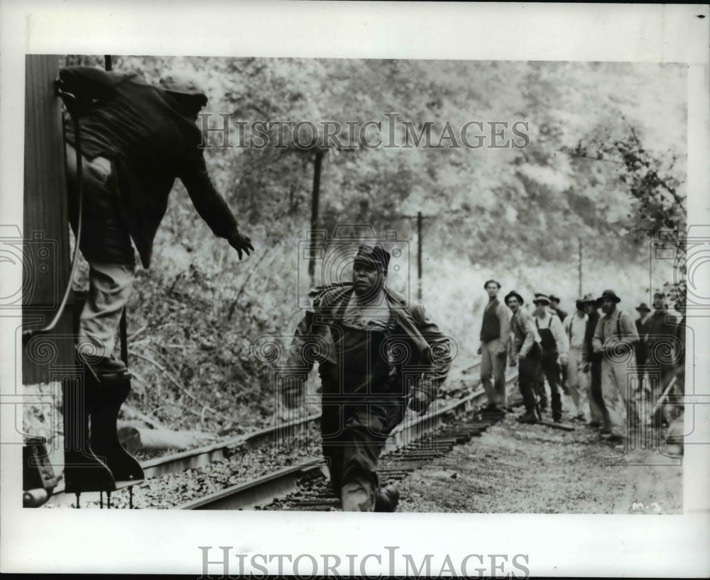 1987 Press Photo Scene from Matewan - cvp70059- Historic Images