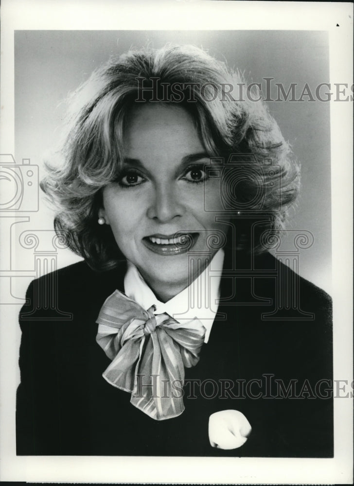 1983 Press Photo Beverly Garland Scarecrow And Mrs King - cvp72105- Historic Images