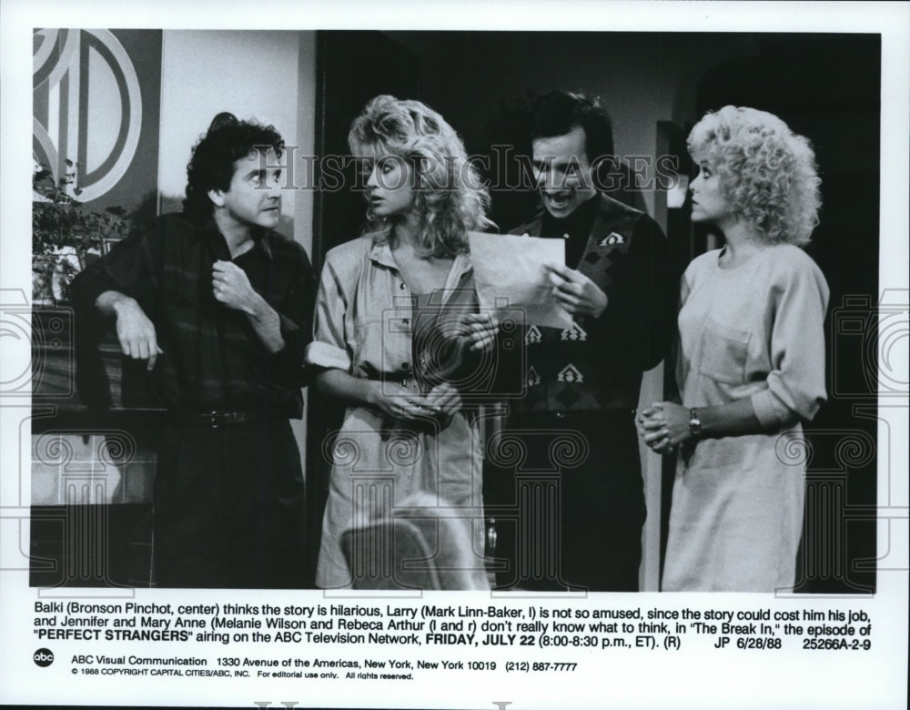 1988 Press Photo Bronson Pinchot &amp; Melanie Wilson in Perfect Strangers- Historic Images