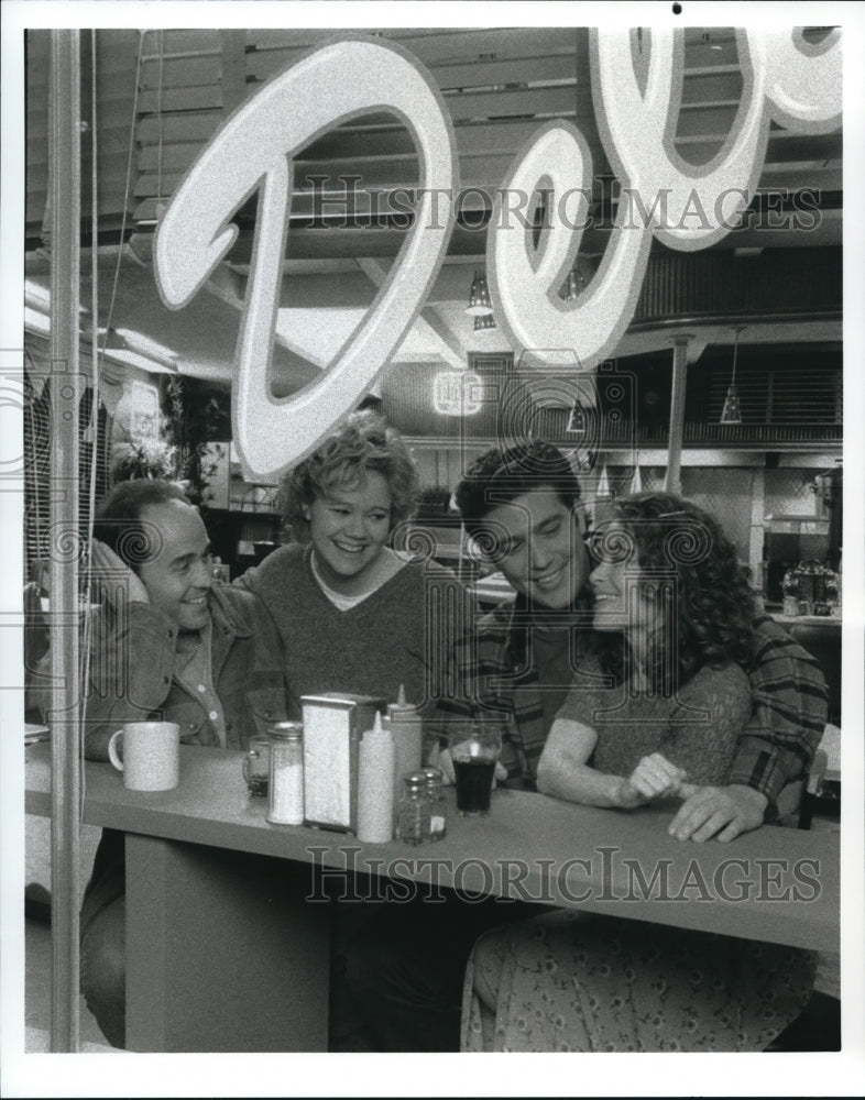 Press Photo Julie Warner Craig Bierko Caroline Rhea Jeremy Piven on Pride &amp; Joy- Historic Images