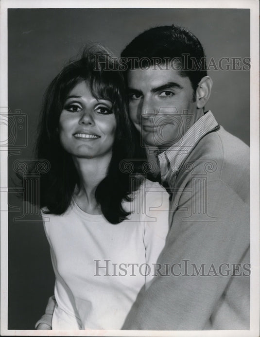 Press Photo Paula Prentiss and Dick Benjamin in He & She - cvp74407- Historic Images