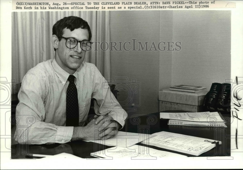 1986 Press Photo Don Korb in Washington Office- Historic Images