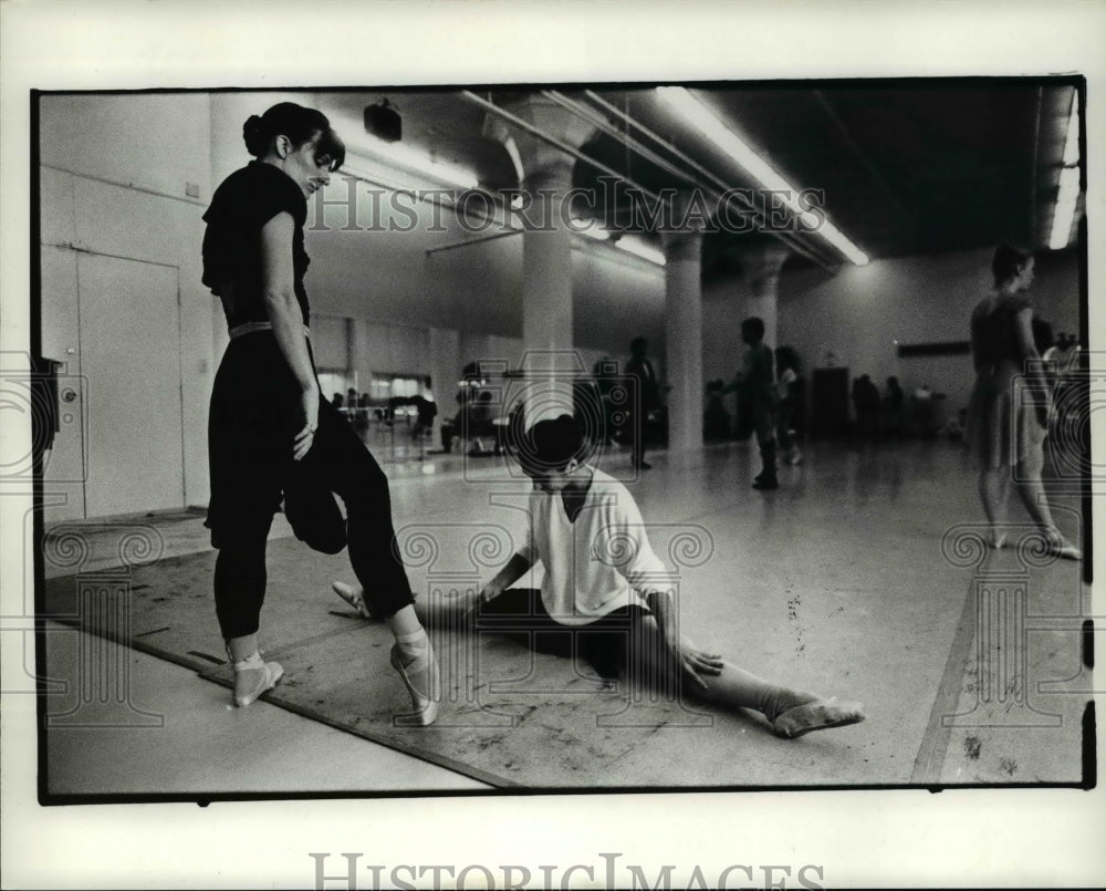 1985 Press Photo Practice for the Cleveland Ballet - cvp75247- Historic Images