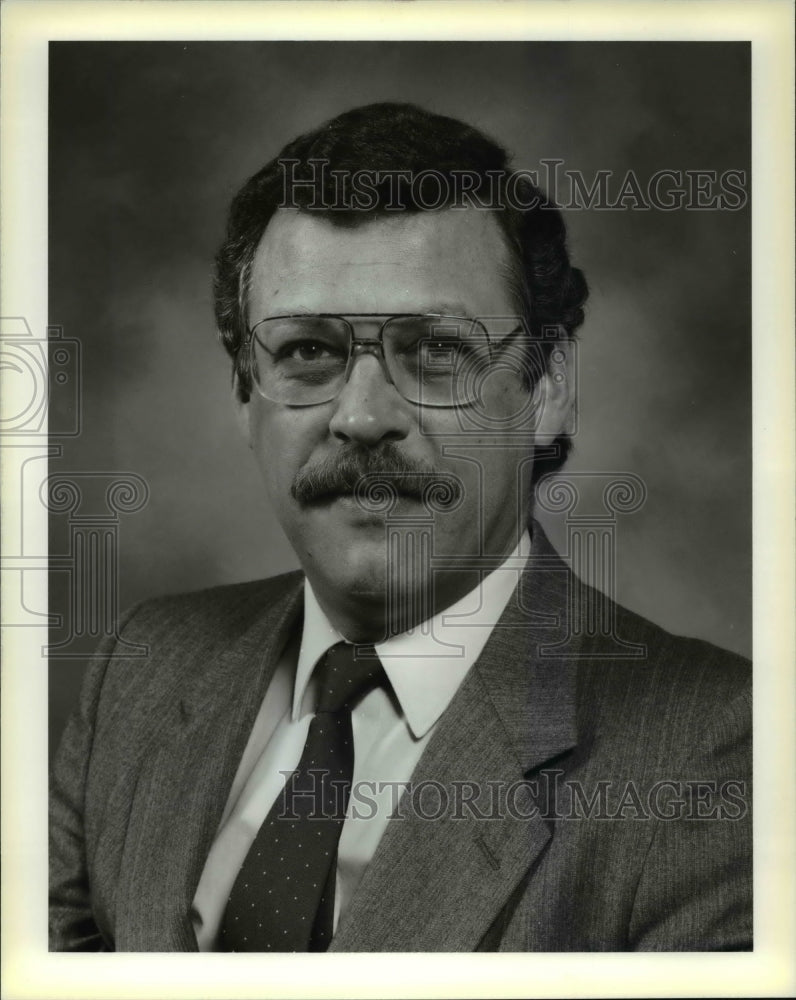 1987 Press Photo Dr John M Klineberg- Historic Images
