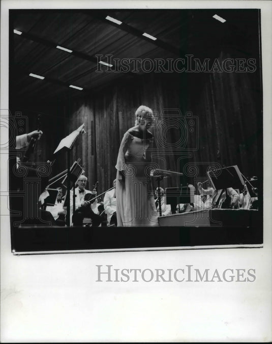 1976 Press Photo Beverly Sills at Blossom - cvp76195- Historic Images