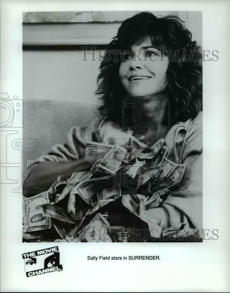 1988 Press Photo Sally Field in Surrender - cvp76261- Historic Images
