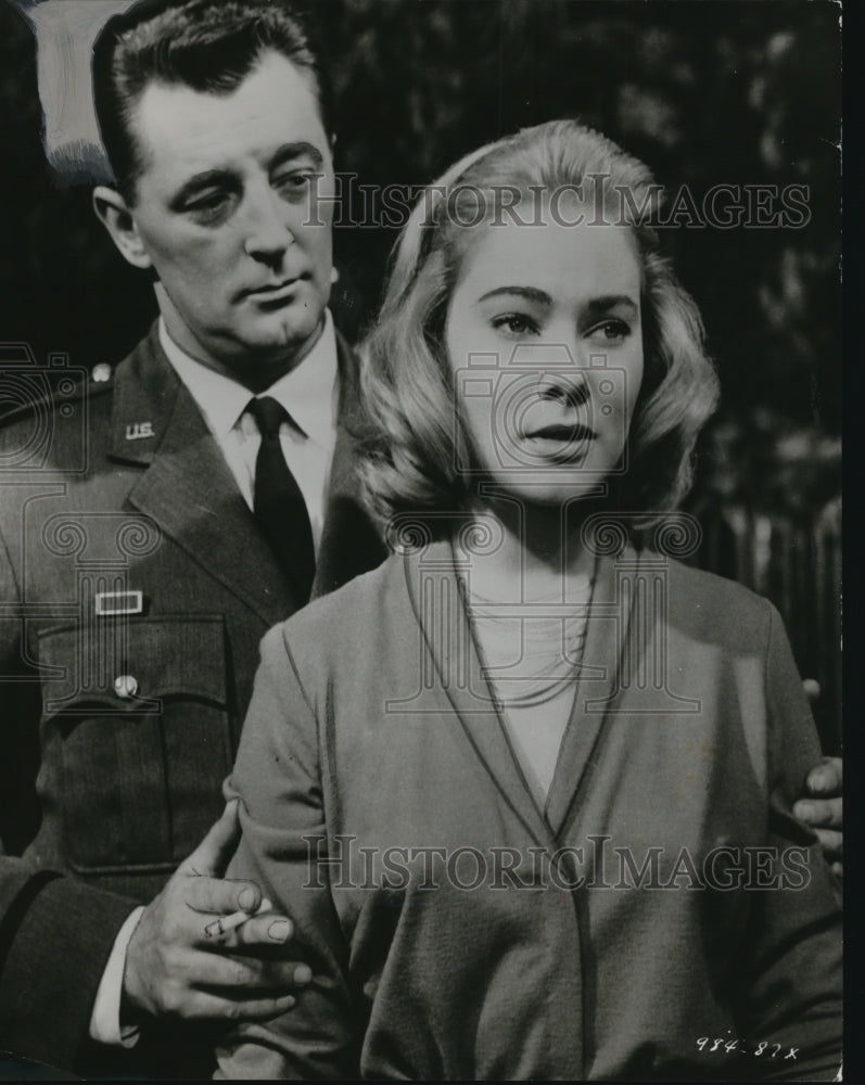 1958 Press Photo Robert Mitchum & May Britt - cvp79023- Historic Images
