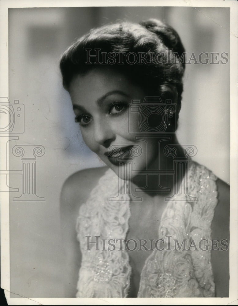 1958 Press Photo American film and television actress Loretta Young - cvp81091- Historic Images
