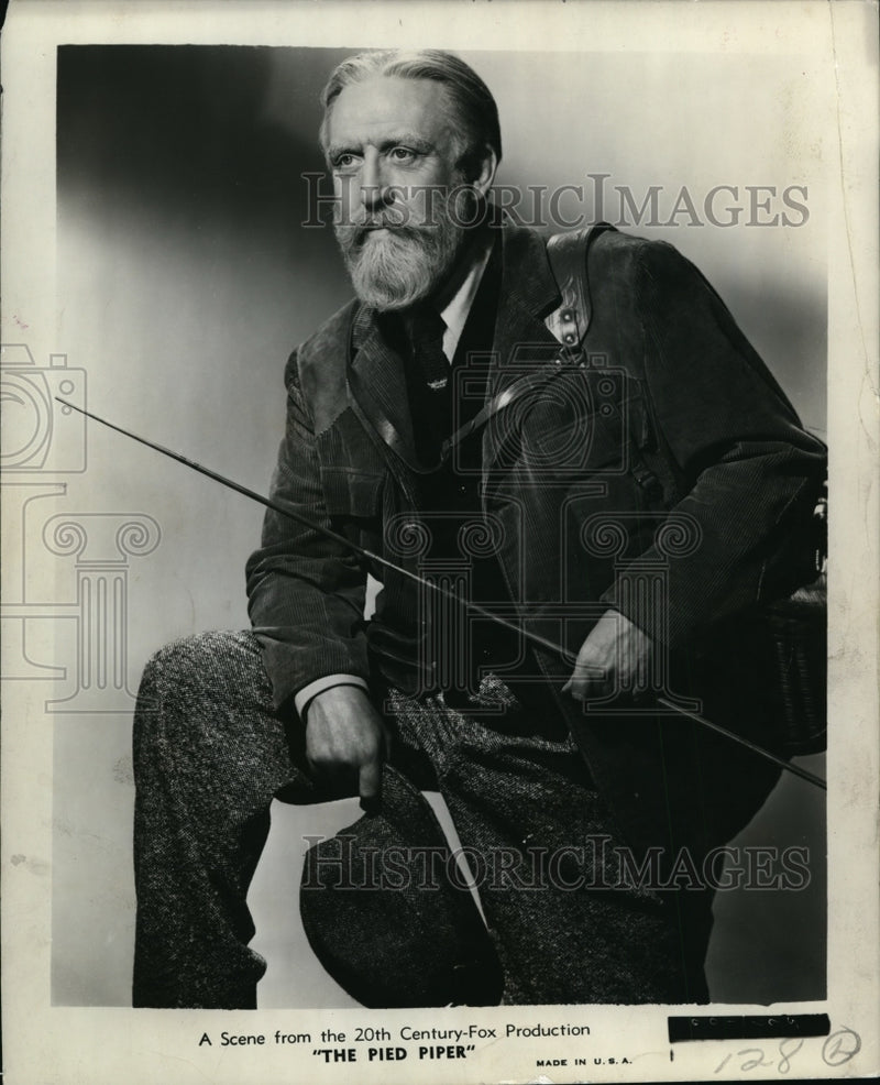 Load image into Gallery viewer, 1942 Press Photo Monty Woolley, Actor In The Pied Piper - cvp81126
