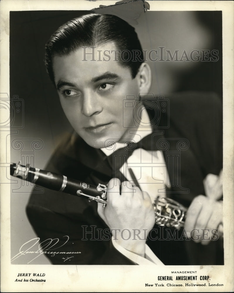 1942 Press Photo The New Clarinet Sensation Jerry Wald at Palace Theater.- Historic Images