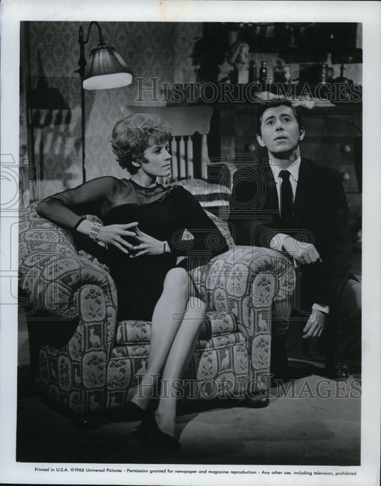1966 Press Photo Julie Sommars and Brian Bedford in The Pad and How to Use It.- Historic Images