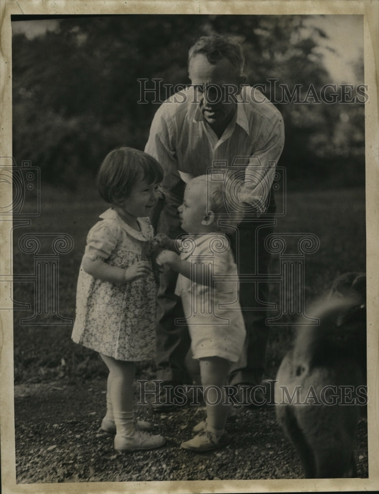 1938 Press Photo Joseph Sieber with Charles George Sieber and Estelle Dunderdale- Historic Images