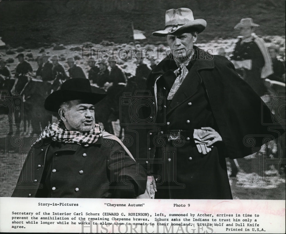 1965 Press Photo Edward Robinson and Richard Widmark in Cheyenne Autumn.- Historic Images