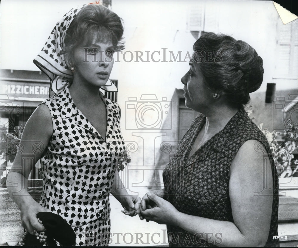 1969 Press Photo Gina Lollobrigida and Naomi Stevens in Buona Sera Mrs. Campbell- Historic Images