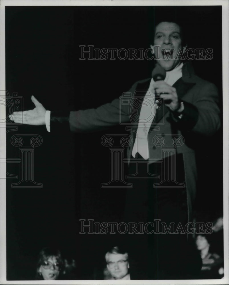 Press Photo Paul Binder, The Big Apple Circus Ringmaster - cvp83399
