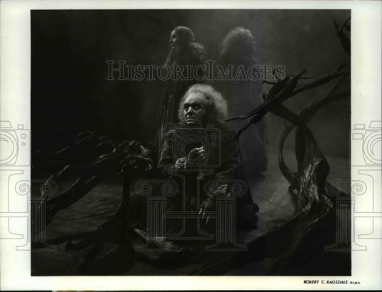 1978 Press Photo Bernard Hopkins, Richard Curnock and Karen Austin in MacBeth.- Historic Images