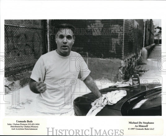 1997 Press Photo Michael De Stephano in Unmade Beds. - cvp83892- Historic Images