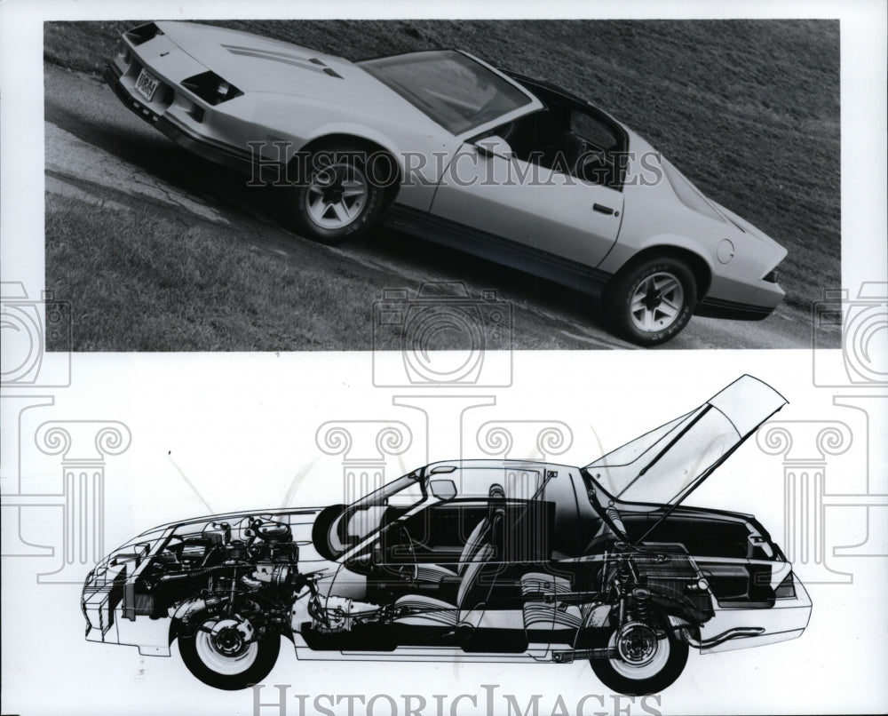 1983 Press Photo The 1983 Chevrolet Z28 Camaro Sport Coupe and Berlineta