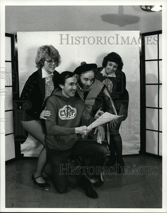 Press Photo Gail Smith and Bill Langehop and cast of A Little Travelin' Music.- Historic Images
